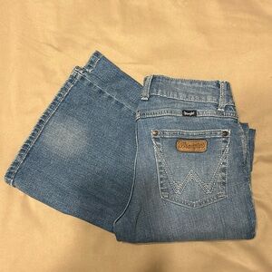 Wrangler women’s jeans sz 4 x 32